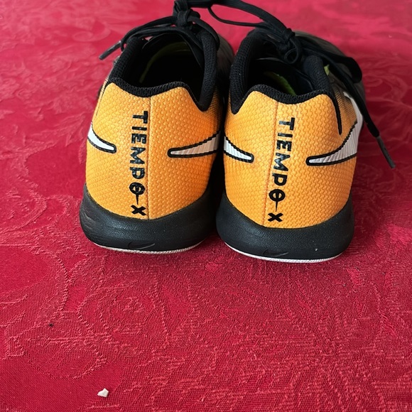 Nike Tiempo-X soccer flats sz 5Y - Picture 3 of 6